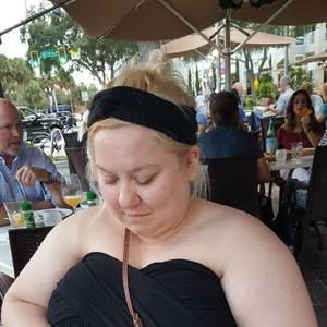 Meet your Posher, Andrea